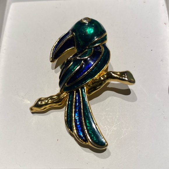 Vintage Parrot bird on branch enamel brooch - Picture 3 of 7